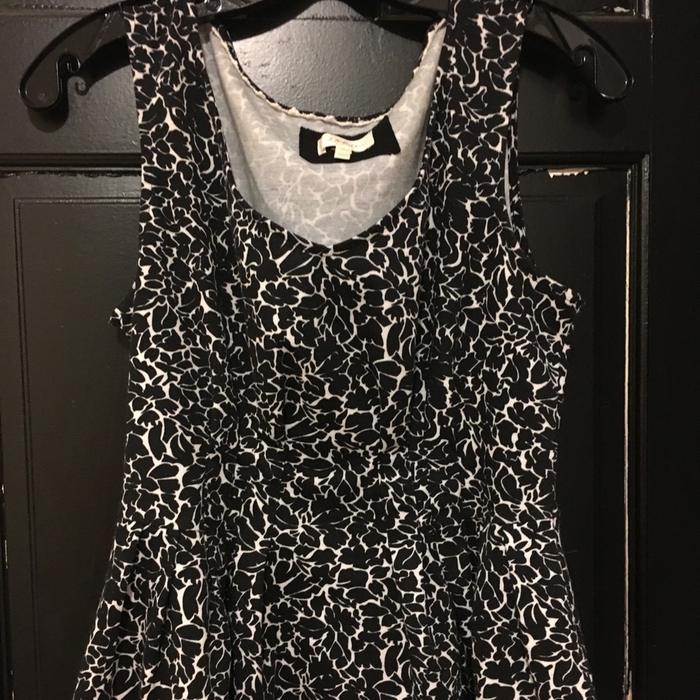 Black/White Tank